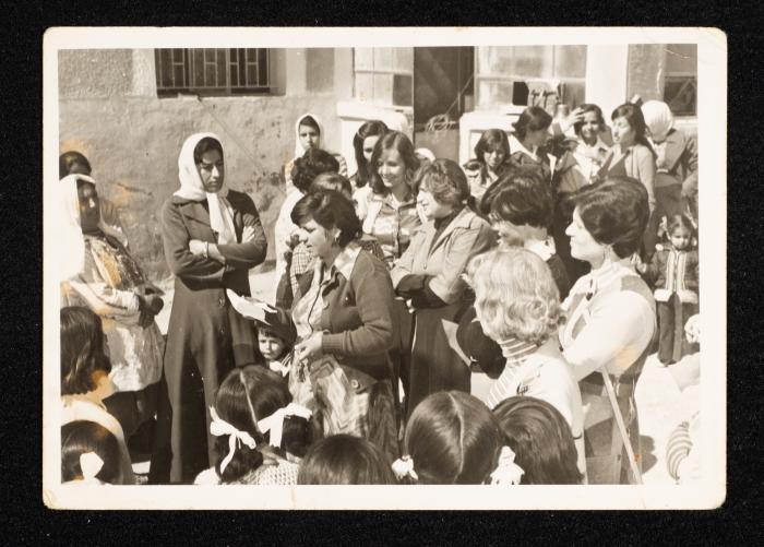 يسرى عواودة وزميلاتها، عمان، 1976