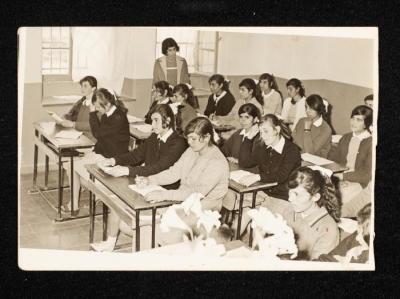 يسرى عواودة وزميلاتها، دورا، 1966
