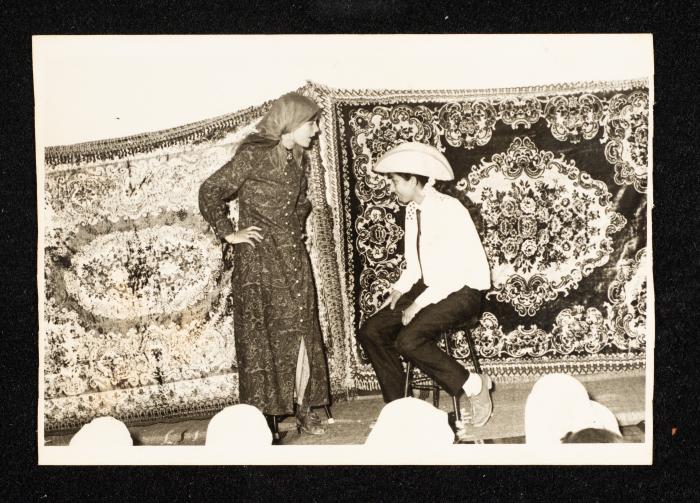 يسرى عواودة وسعاد صبح، دورا، 1968