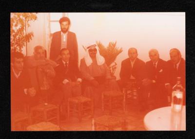 صورة جماعية من حفل استقبال أنور نسيبة بعد عودته من الحج، 1984