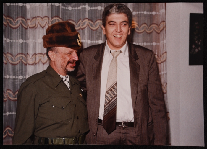 الدكتور سمير غوشة برفقة ياسر عرفات في تونس 