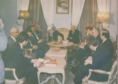 اجتماع ياسر عرفات مع تشفرناتزة في القاهرة