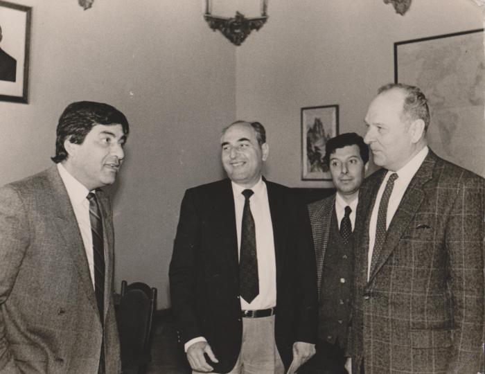 A press conference held by Late Palestinian President Yaser ʿarafat in Baghdad