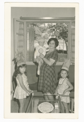 Samira, Samia, and Nakhleh Joubran with their Grandmother Odette Khalaf at Yousef Joubran