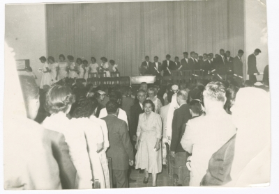 صورة لحفل تخرج في مدرسة الفريندز، عام 1959