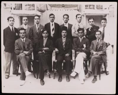 عبد الرحيم محمود برفقة أستاذه وزملائه في مدرسة النجاح الوطنية، نابلس، 1931