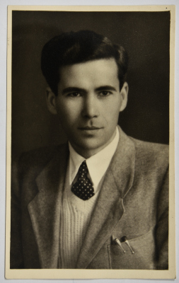 صورة شخصية للسيد إميل عشراوي (اخ سمعان عشراوي) 