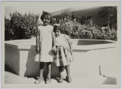 طفلتان في البيت الإنجيلي في رام الله