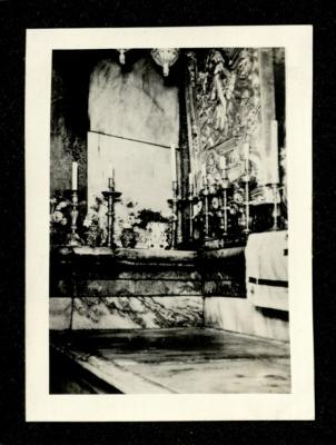 القبر المقدس داخل كنيسة القيامة في القدس، عشرينيات القرن العشرين