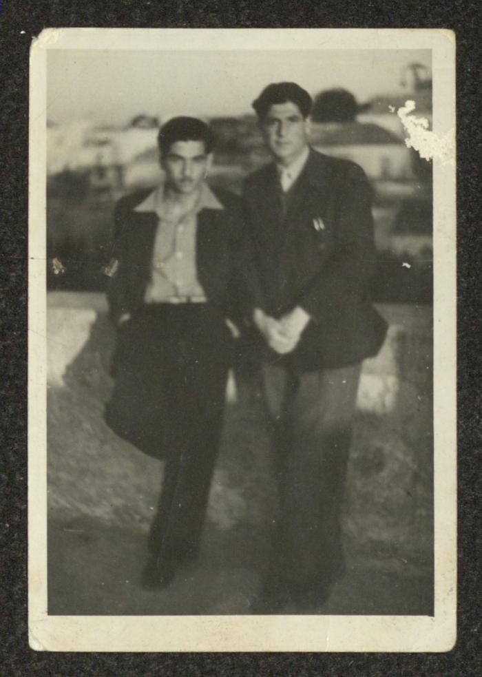  نمر وعيسى لوباني خلال دورة المعلمين، 1952