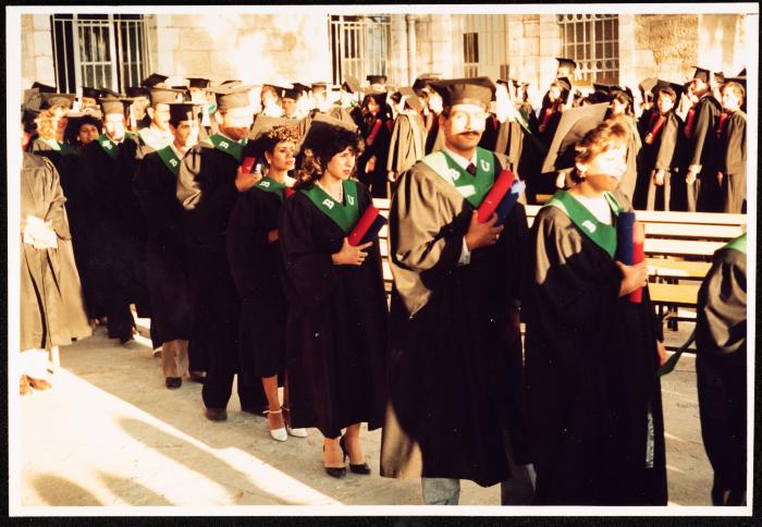 خليل توما في حفل تخرجه من جامعة بيت لحم، 13 تموز 1985