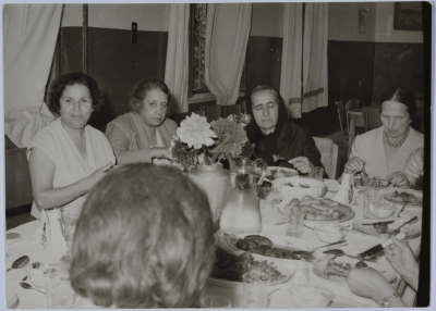Andaleib with other women during lunch