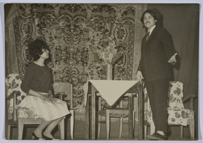 صورة من عرضٍ مسرحي، ستوديو القاهرة، 1964