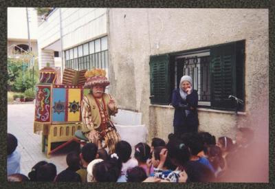 عرض "سلسلة حكايا أبو العجب – حكاية النملة النمولة"، بيتونيا، 2005