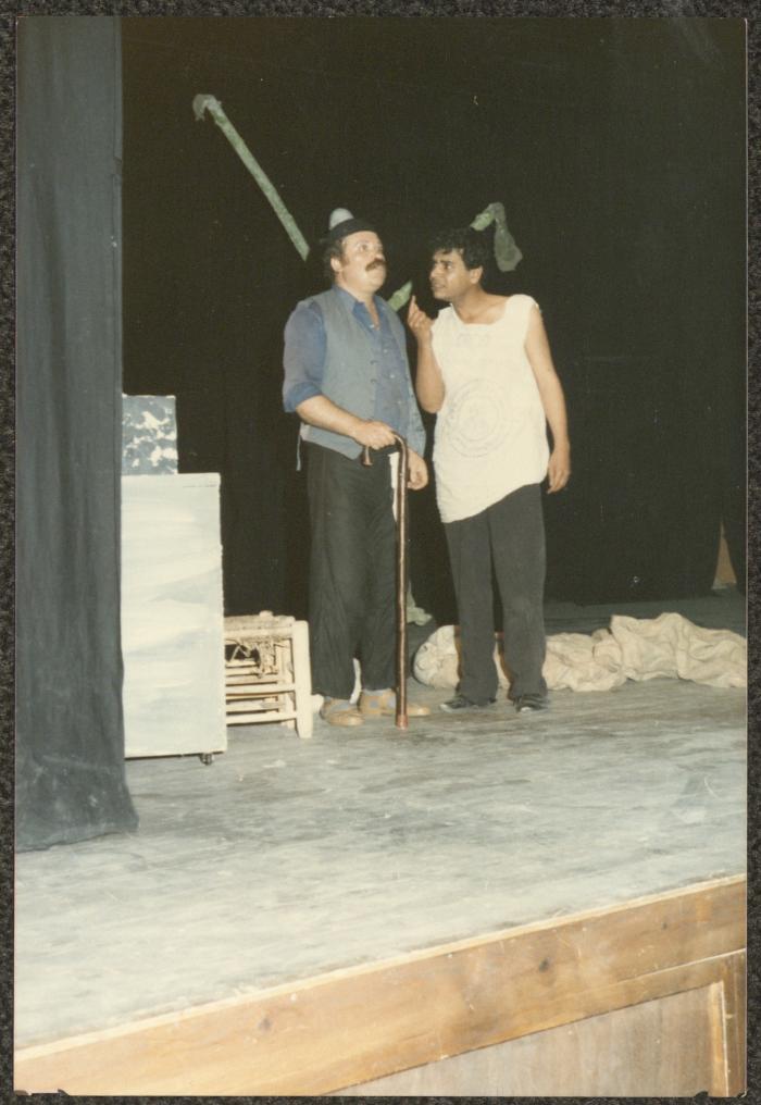 مشهد من مسرحية “الأعمى والأطرش