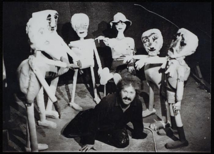 أحد عروض مسرحية 