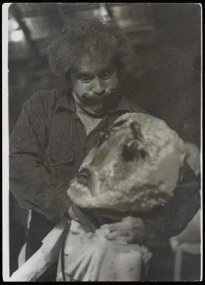 أحد عروض مسرحية 