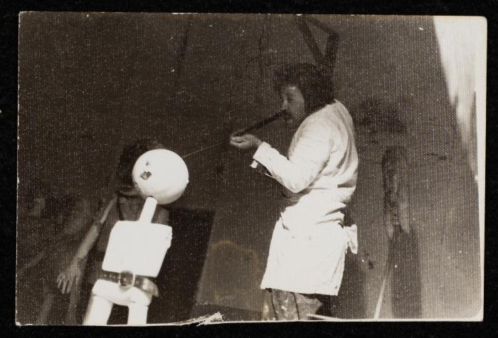 أحد عروض مسرحية 