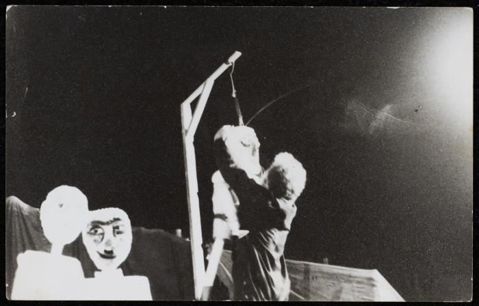 أحد عروض مسرحية 