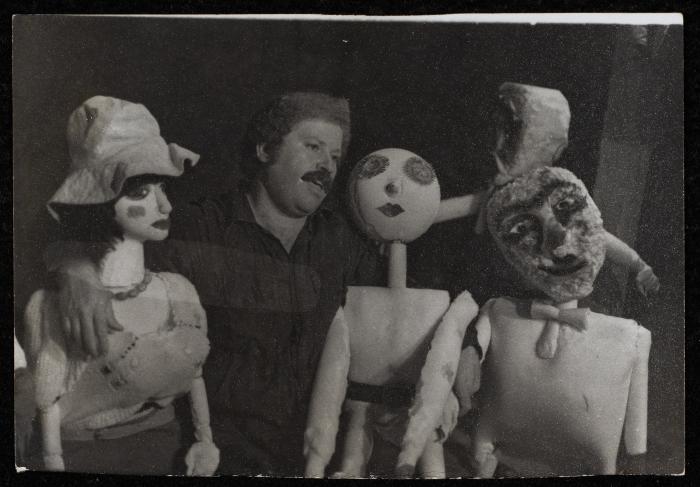 أحد عروض مسرحية 