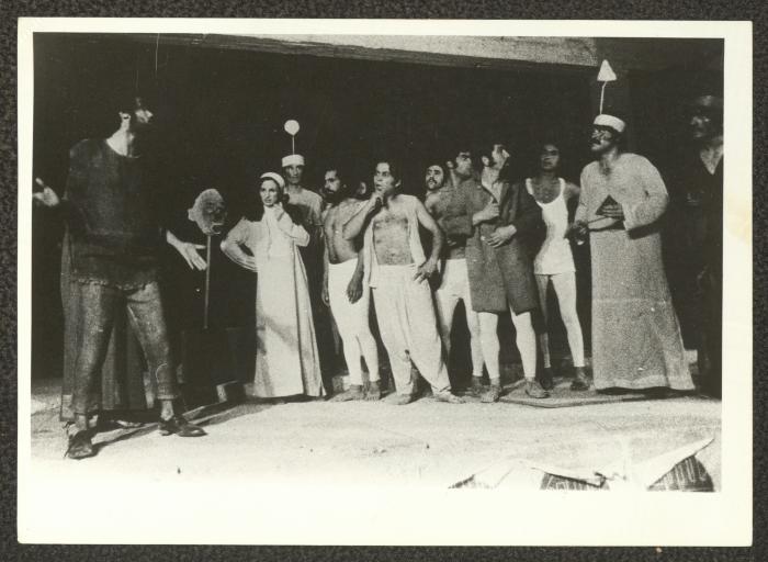 مشهد من مسرحية 