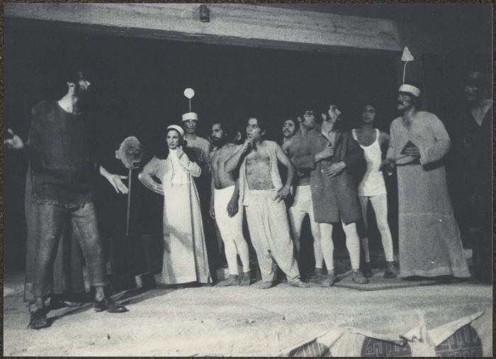 مشهد من مسرحية 