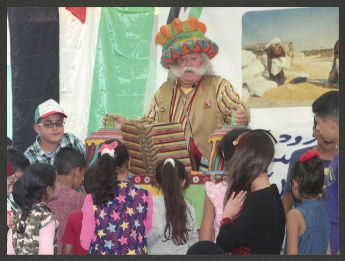 عادل الترتير خلال عرض 