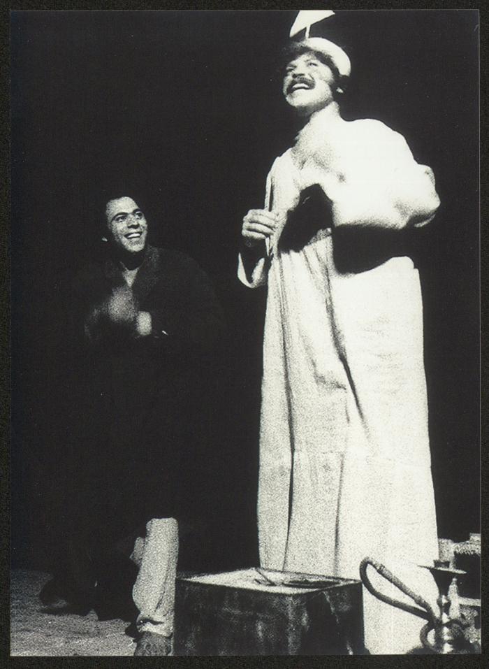 مشهد من مسرحية 