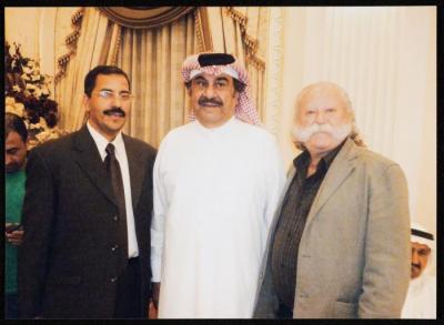 عادل الترتير والممثل عبد الحسين عبد الرضا، الشارقة، آذار 2013
