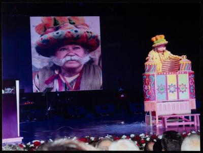 أبو العجب على خشبة المسرح البلدي، رام الله، 9 آذار 2017 
