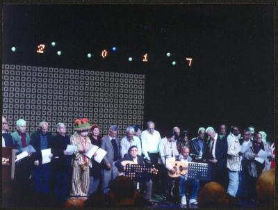 صورة جماعية من افتتاح المسرح البلدي، رام الله، 9 آذار 2017 
