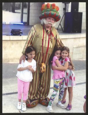 "Abu al-Ajab" with 3 Girls at the "Yalla Al Hadeeqa" Festival, Ramallah, 21 September 2017