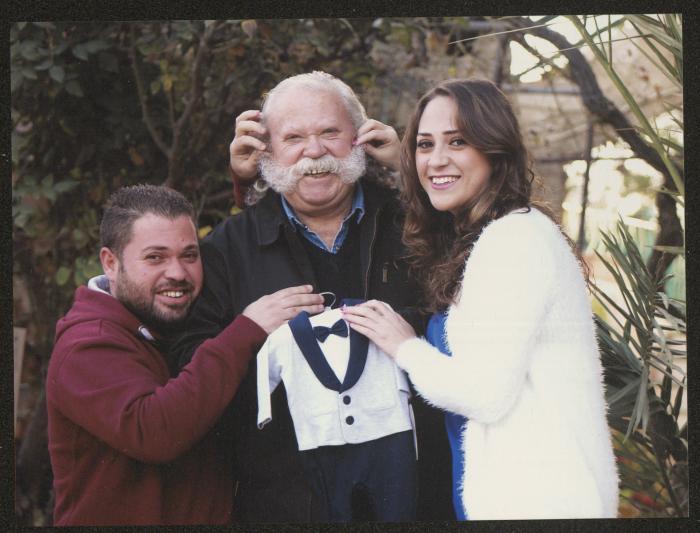 عادل ويزن وحنين الترتير في بيتهم الكائن في رام الله، 2017-2018
