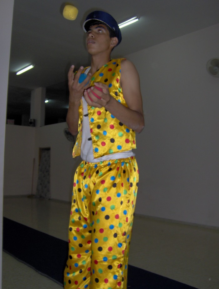 تدريبات لمدرسة سيرك فلسطين في جنين