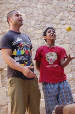 A Performance by the Palestinian Circus School in Cairo 