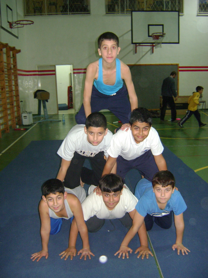 A Performance by the Palestinian Circus School in Cairo 