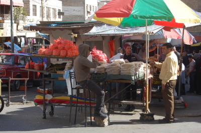 من زيارة قامت بها "مدرسة سيرك فلسطين" إلى مدينة الخليل