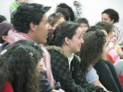 مدرسة سيرك فلسطين تقدم فرقة إيرلندية