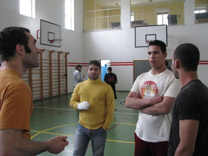 مدرسة سيرك فلسطين تقدم فرقة إيرلندية