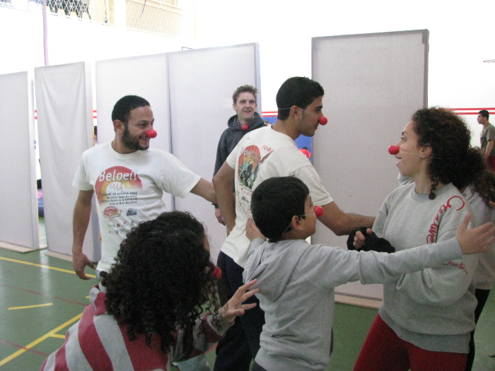 مدرسة سيرك فلسطين تقدم فرقة إيرلندية