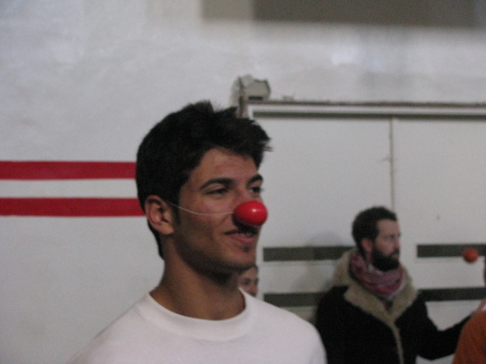 مدرسة سيرك فلسطين تقدم فرقة إيرلندية