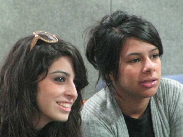 مدرسة سيرك فلسطين تقدم فرقة إيرلندية