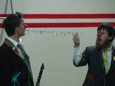 مدرسة سيرك فلسطين تقدم فرقة إيرلندية