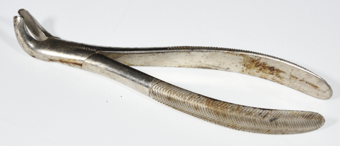 A Dental Instrument for Dentist Mikha'il Toubasi, the 1920s