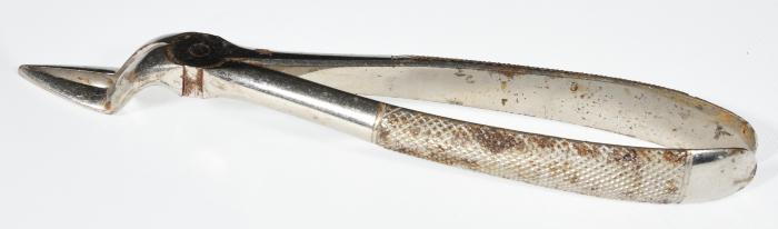 A Dental Instrument for Dentist Mikha'il Toubasi, the 1920s