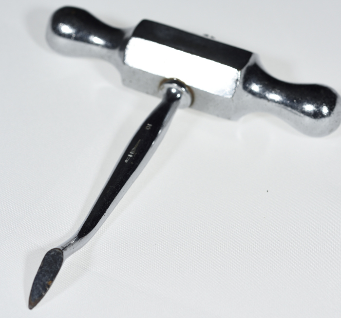 A Dental Instrument for Dentist Mikha'il Toubasi, the 1920s