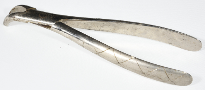 A Dental Instrument for Dentist Mikha'il Toubasi, the 1920s