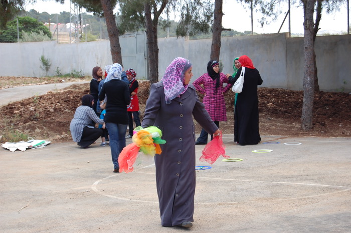 صورة من يومٍ مفتوح لمدرسة سيرك فلسطين في جنين، 2012
