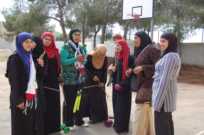 صورة من يومٍ مفتوح لمدرسة سيرك فلسطين في جنين، 2012
