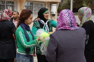صورة من يومٍ مفتوح لمدرسة سيرك فلسطين في جنين، 2012
